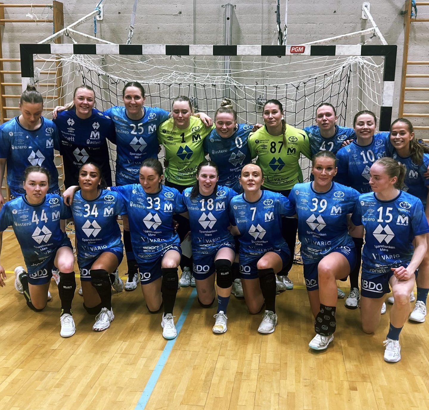 Stor seier for håndballjentan i Fagerlihallen. Foto: Molde HK Elite